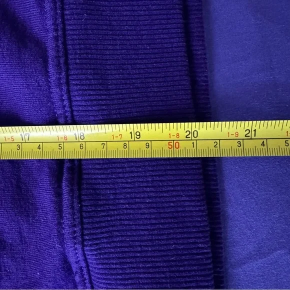 Champion Women’s Royal Purple Crewneck Bold Text Graphic Crewneck Size Medium - Picture 6 of 6